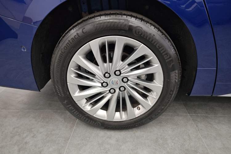 Used Buick Century 2023 2.0T Six-Seater Yinshi Edition
