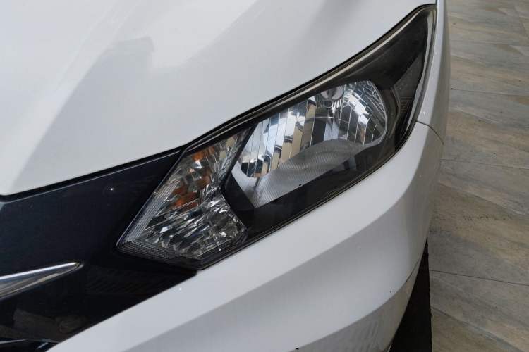 Used Honda Vezel 2015 1.5L CVT two-wheel drive Comfort trim
