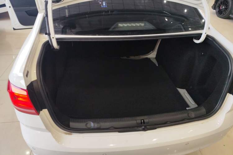 Used Volkswagen Lavida 2017 1.6L Automatic Comfort Edition