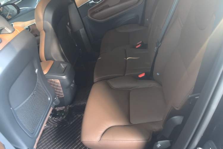 Used Volvo XC90 2024 B5 SmartDrive Luxury Edition 5 Seats