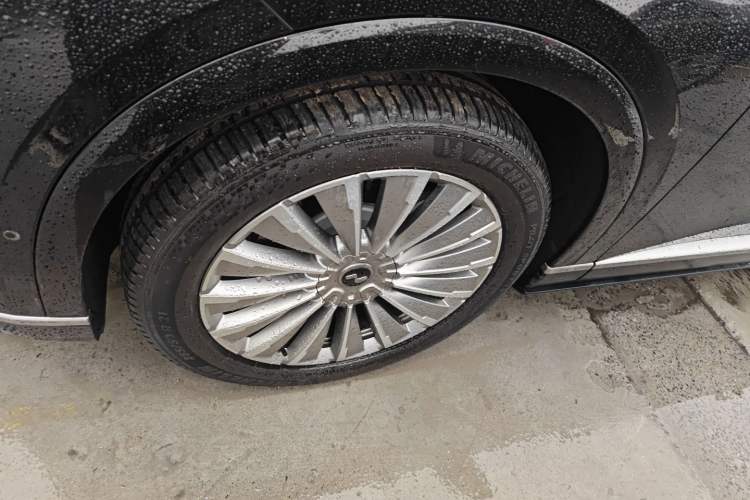 Used ONVO Luxeed L90 2025 Model—Ultra Six-Seater Version
