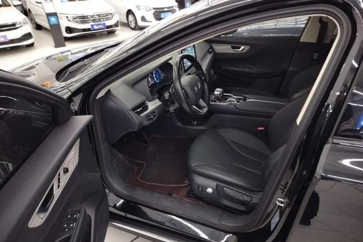 Used Hongqi E-QM5 2024 610 km PLUS
