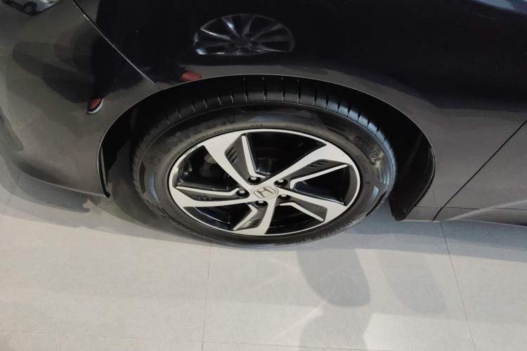 Used Honda Odyssey 2015 Revised 2.4L Luxury Edition
