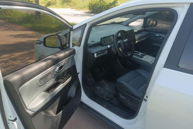 Used AION Y 2022 Plus 70 Tech Edition
