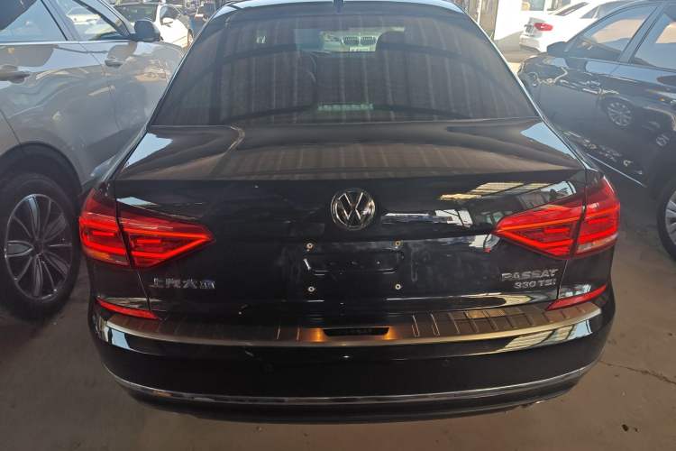 Used Volkswagen Passat 2017 330TSI DSG Luxury Edition
