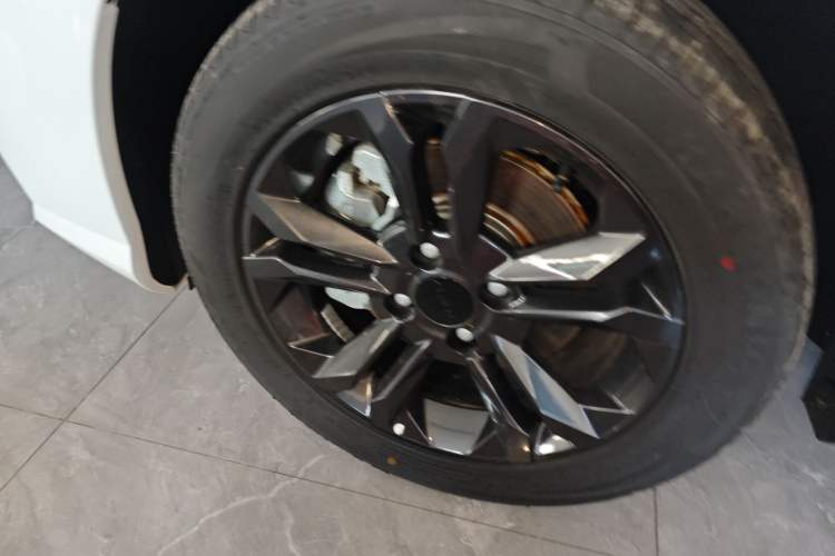 Used Dongfeng Aeolus Yixuan 2025 1.5L Glory Edition
