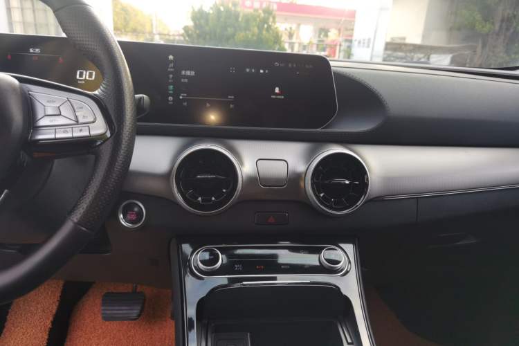 Used FORTHING T5 EVO 2021 1.5TD DCT Diamond Edition