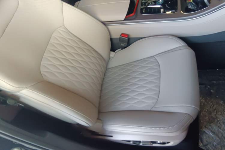 Used BYD Han 2025 EV with 701 km of Laser Radar-Enabled Intelligent Driving