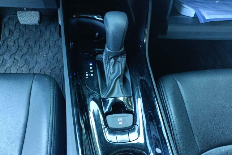 Used Toyota IZOA 2020 2.0L Yichi Version