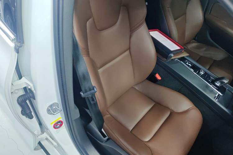 Used Volvo S60 2023 B4 Zhiyi Luxury Edition