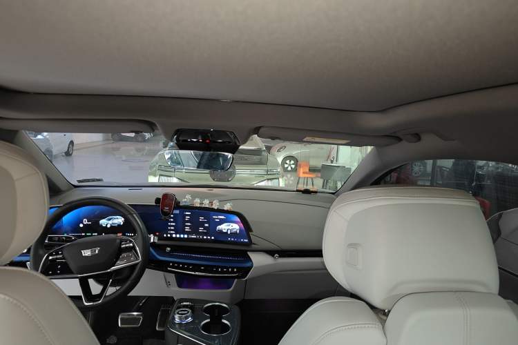 Used Cadillac OPTIQ 2024 Standard Range Version