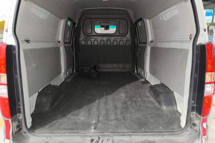 Used Jinbei New Hiace X30L 2019 1.5L Van Wealth Edition China VI SWC15M
