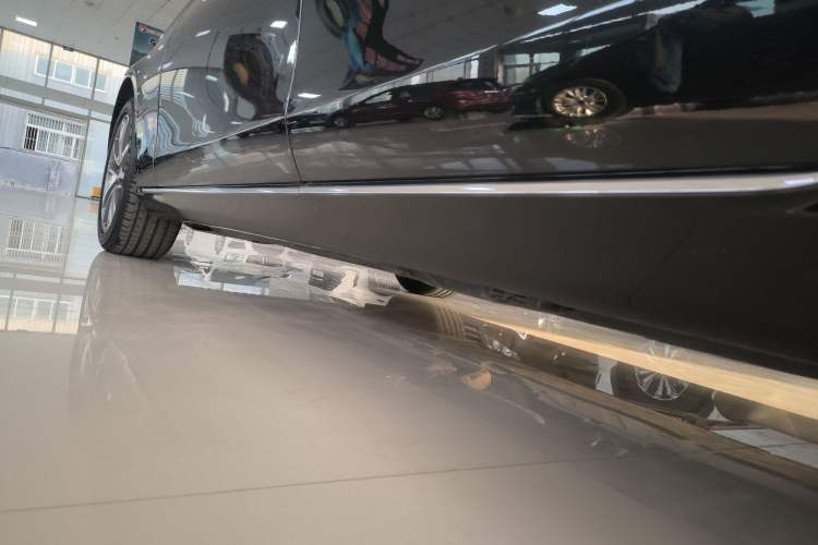 Used Mercedes-Benz E-Class 2017 E 300 L Luxury Model
