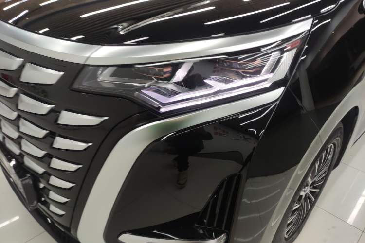 Used Denza D9 2024 DM-i 980 Four-Wheel Drive Prestige Model
