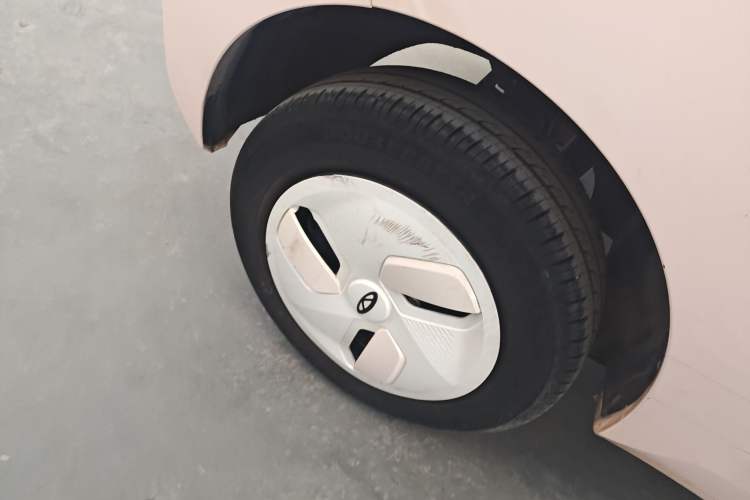 Used Chery QQ Ice Cream 2022 120km Conical Shape Lithium Iron Phosphate
