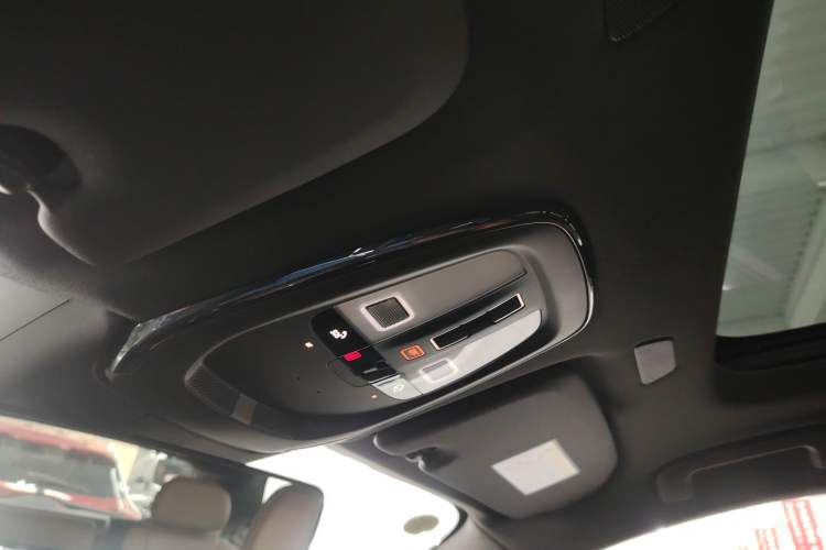 Used Volvo XC60 New Energy 2024 T8 Plug-in Hybrid Long-Range All-Wheel Drive Smart Luxury Edition