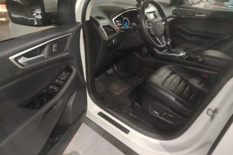 Used Ford Edge 2018 Facelifted EcoBoost 245 Two-Wheel-Drive Platinum Edition 5 Seats China V Emission Standard
