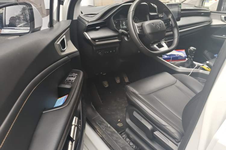 Used Wuling Jiachen 2022 1.5L Manual Light Comfort Edition
