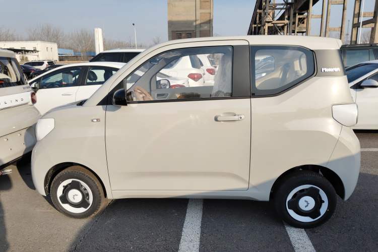 Used Wuling Hongguang MINIEV 2024 3rd Generation 215km Youth Edition
