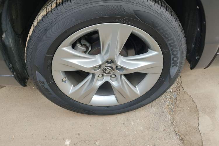 Used Toyota Highlander 2018 2.0T Four-Wheel Drive Prestige Version 7 Seats China V Emission Standard
