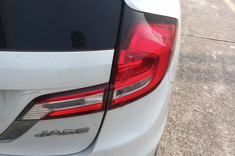 Used Honda Jade 2017 1.8L automatic Comfort version 5 seats
