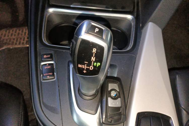 Used BMW 3 Series GT 2013 320i Leading Model
