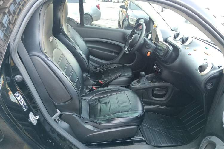 Used  fortwo 2018 1.0L 52kW Hardtop Dynamic Version China V
