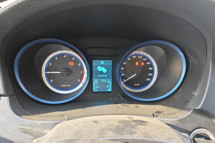 Used Soueast V5 Lingzhi 2014 1.5L Manual Luxury Model
