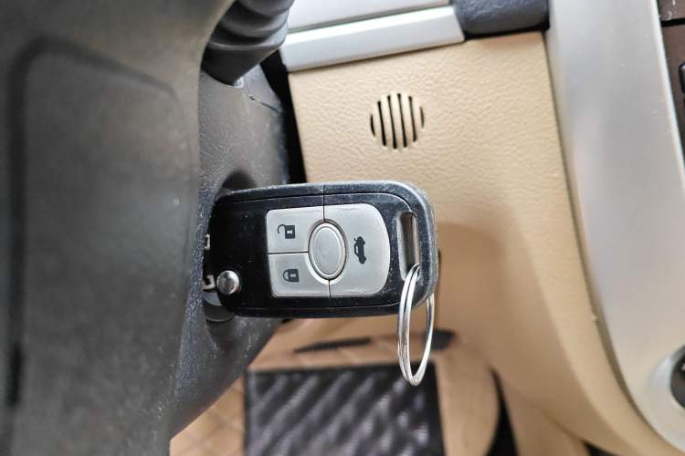 Used Buick Excelle 2013 1.5L Automatic Classic Model
