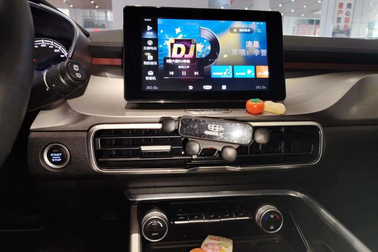 Used Geely Auto Coolray 2020 Facelift 240T DCT Hunter
