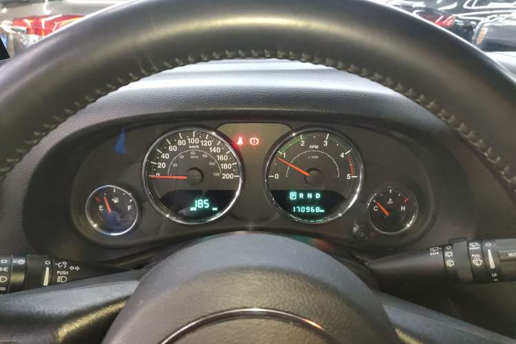 Used  Wrangler 2015 2.8TD Sahara Four-Door Comfort Edition
