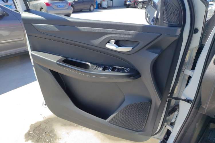 Used Baojun 730 2019 1.5L Manual Fashion Model 7-seater China VI