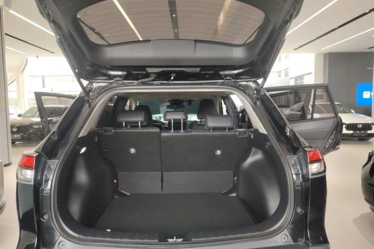 Used Toyota FRONTLANDER 2024 2.0L CVT Luxury Edition
