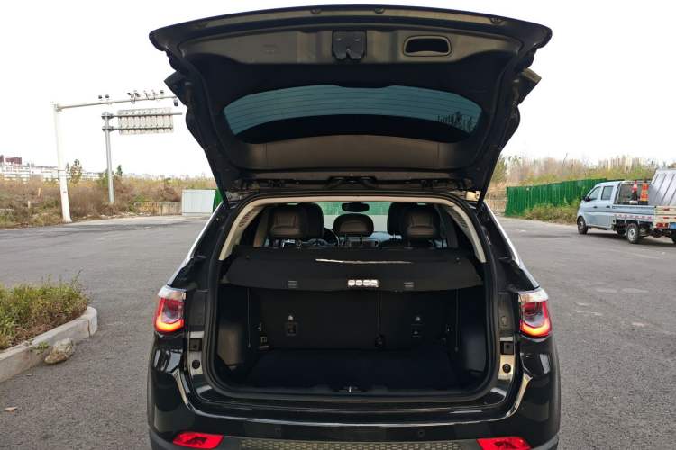 Used  Compass 2017 200T Automatic Family Edition
