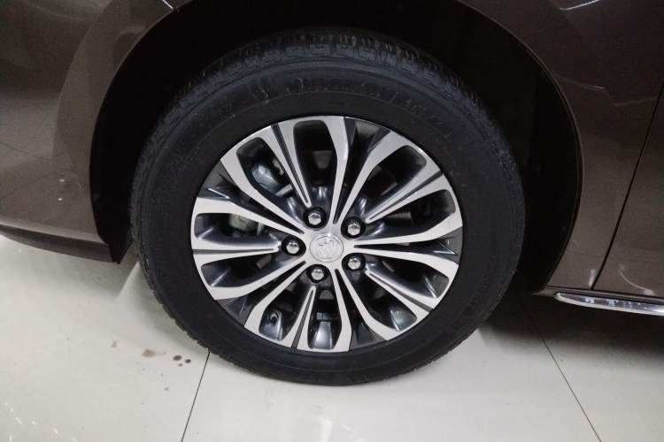 Used Buick GL8 2023 Land Executive Class Smart Enjoyment Model
