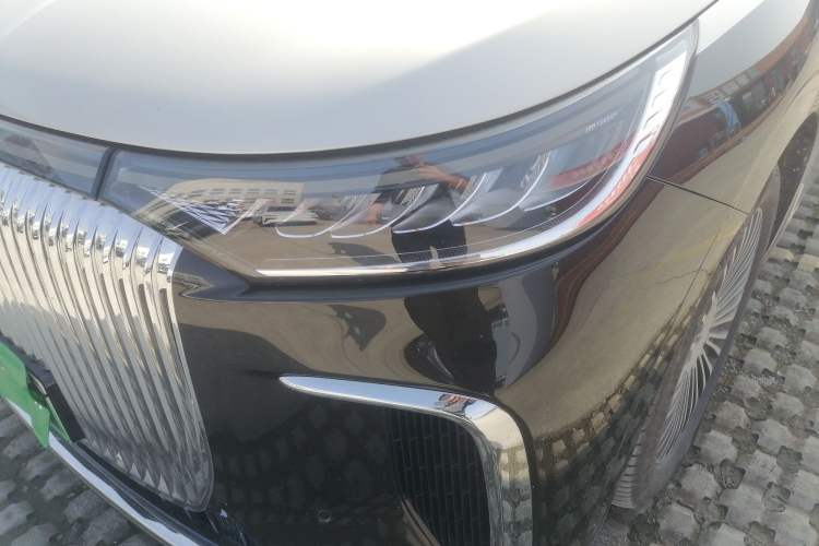 Used VOYAH Dream 2025 PHEV Four-Wheel-Drive Flagship Version – Qiankun Edition
