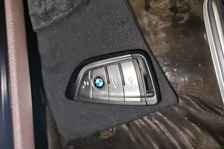 Used BMW 5 Series 2021 Facelifted 525Li M Sport Package
