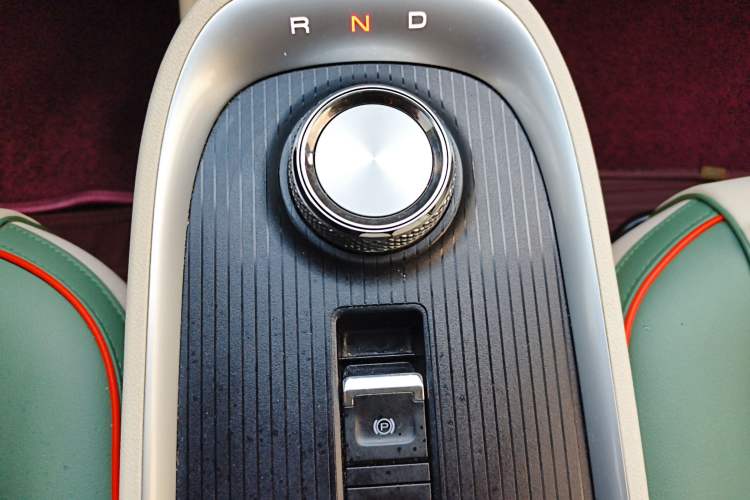 Used ORA Good Cat 2022 Morandi Edition 400km Standard Range Luxury Version Lithium Iron Phosphate
