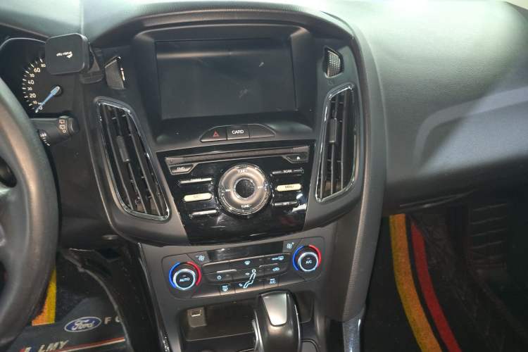 Used Ford Focus 2017 Hatchback 1.6L Automatic Fashion Edition Smart Drive Version
