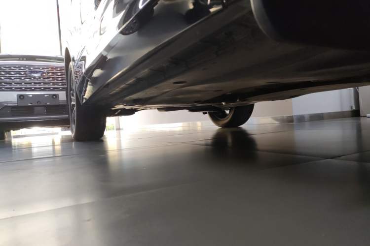 Used Volkswagen Tiguan L 2024 Outstanding Model 330TSI Automatic Two-Wheel Drive R-Line Dragon Glory Edition
