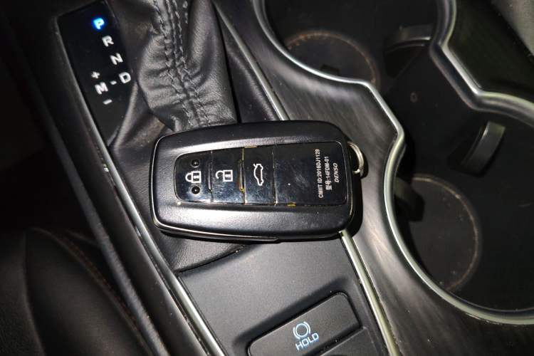 Used Toyota Camry 2021 2.0G Luxury Edition
