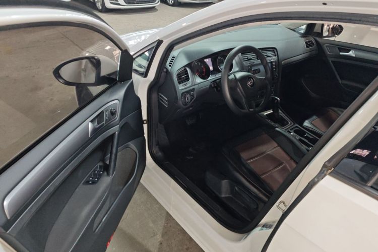 Used Volkswagen Golf 2015 1.6L Automatic Fashion Model