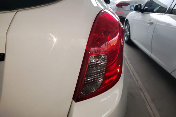 Used Buick Encore 2015 1.4T Automatic Two-Wheel Drive Urban Elite Version
