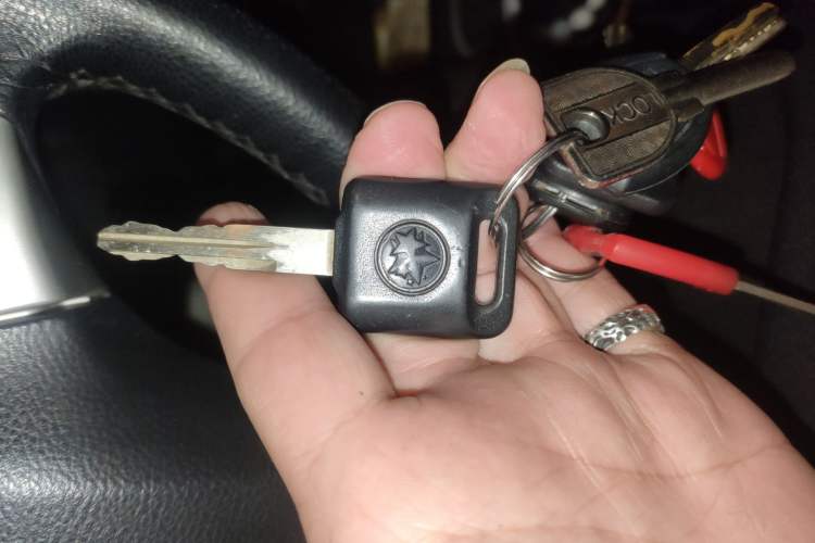 Used Venucia R50X 2015 1.6L Manual Luxury Edition
