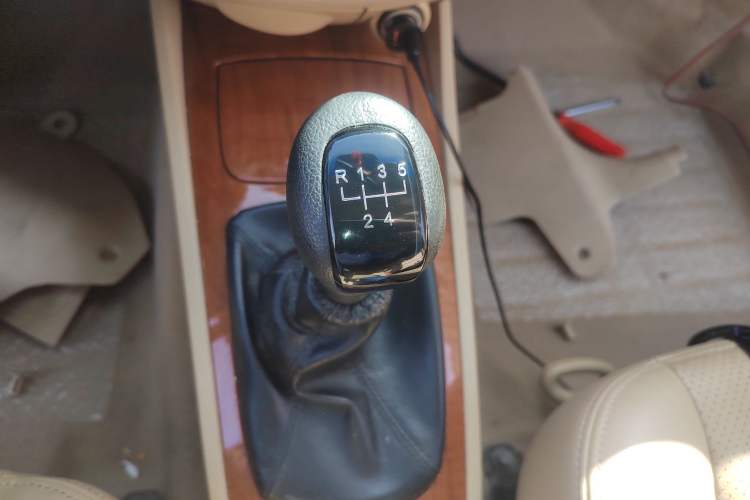 Used Buick Excelle 2013 1.5L Manual Luxury Model
