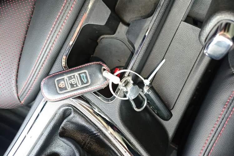 Used Baojun 560 2015 1.8L Manual Luxury Model
