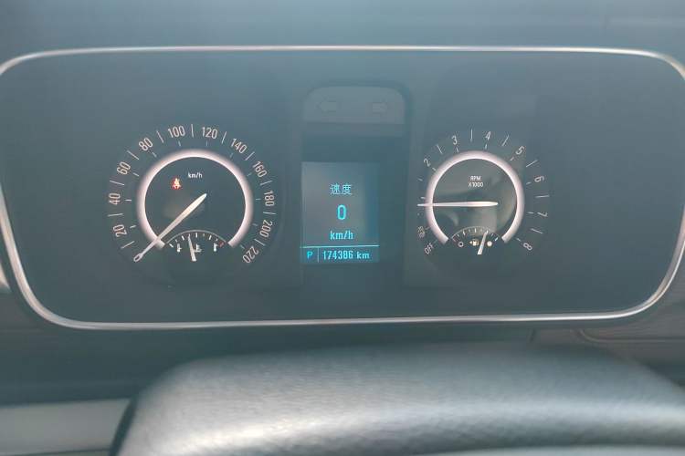 Used Buick GL8 2018 28T Luxury Model China VI Standard
