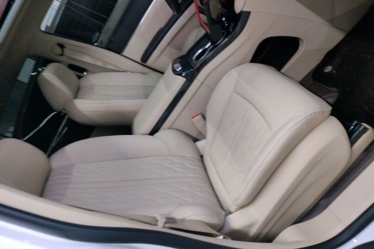 Used Buick GL8 2023 Facelifted Land Cruiser Executive Luxury Version
