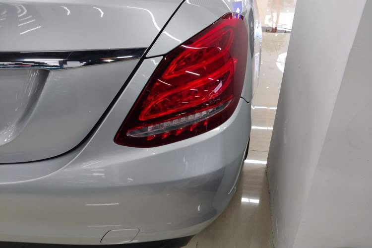Used Mercedes-Benz C-Class 2015 Facelift C 200 L
