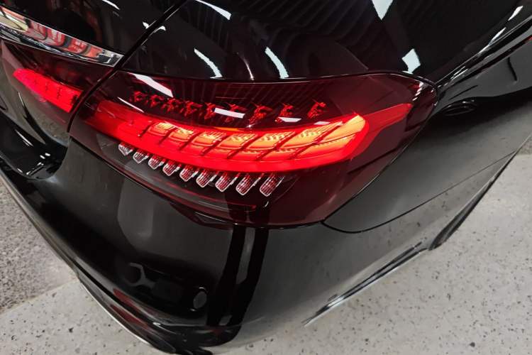 Used Mercedes-Benz E-Class 2021 E 300 L Sporty and Stylish Model
